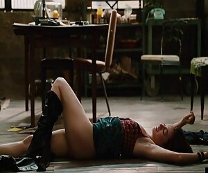 Süper sex videoları seks videosu sıcak kız küçük bir kontrol eder
